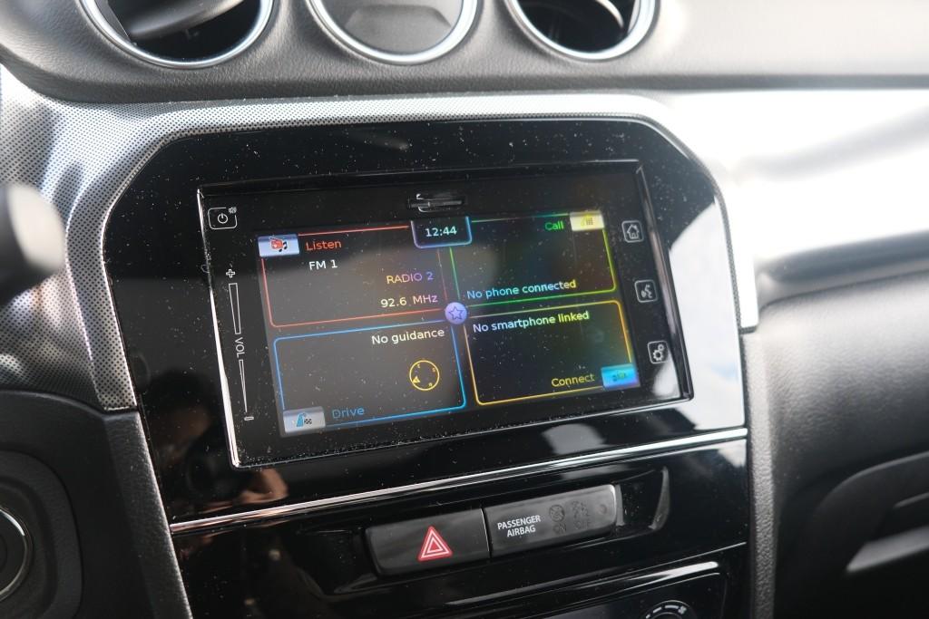 Suzuki Vitara 1.4 Boosterjet 130pk Style Smart Hybrid | Navi | App Connect | Climate | Adaptive Cruise | Panoramadak | Camera | Keyless | Blind Spot afbeelding 17