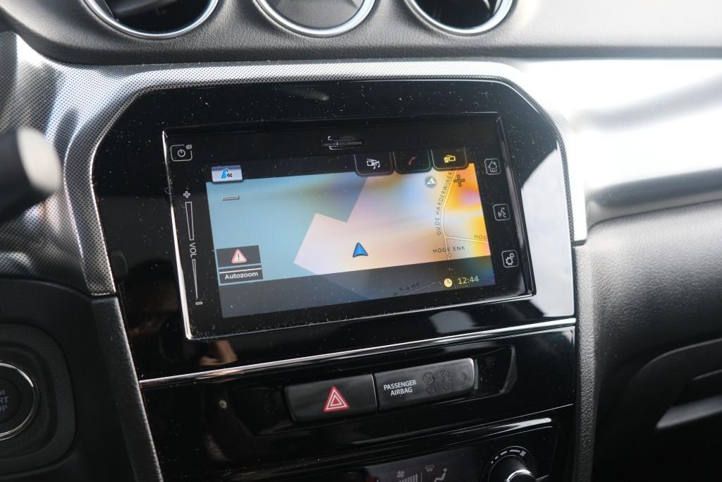 Suzuki Vitara 1.4 Boosterjet 130pk Style Smart Hybrid | Navi | App Connect | Climate | Adaptive Cruise | Panoramadak | Camera | Keyless | Blind Spot afbeelding 18