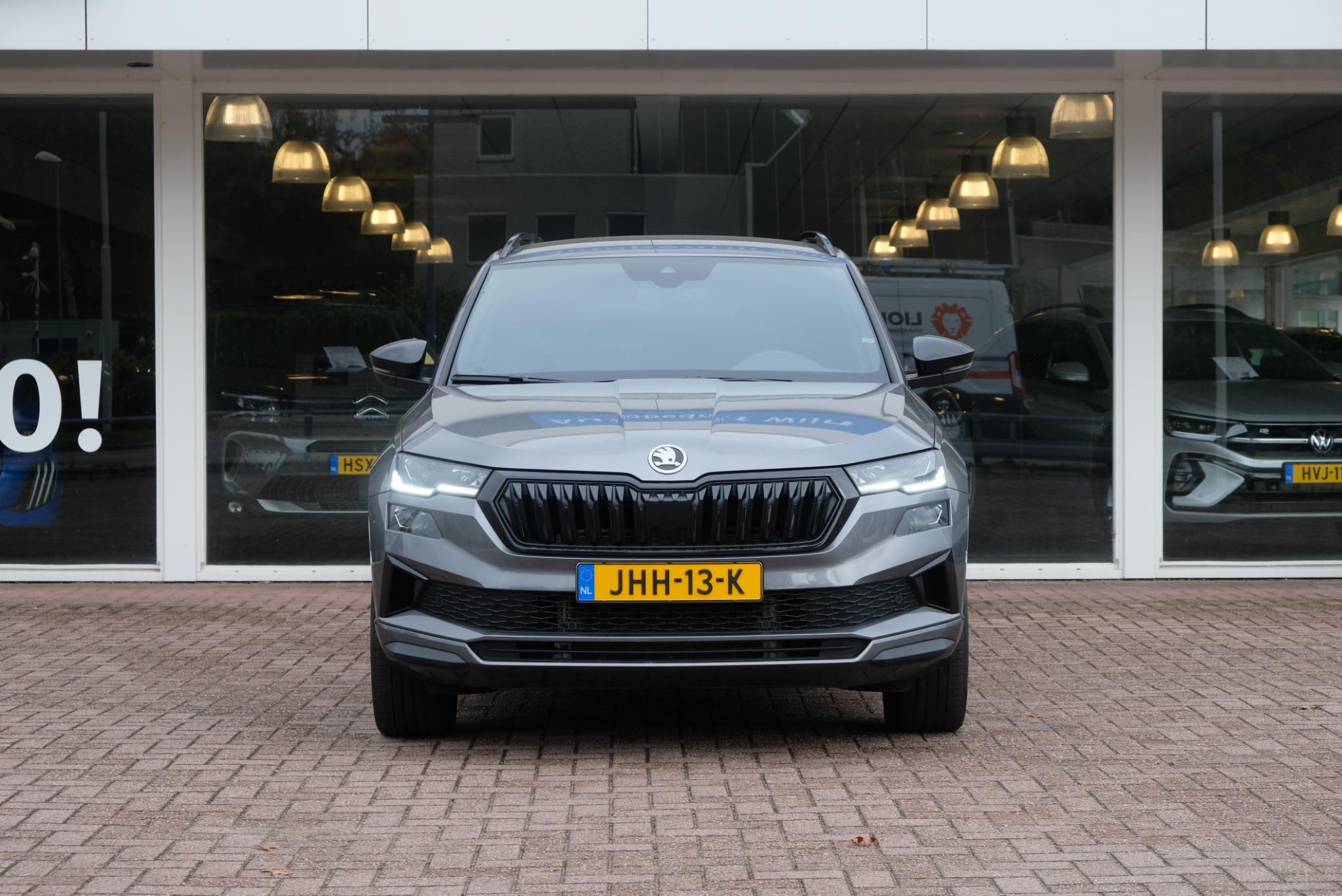 Skoda Karoq 1.5 TSi 150pk DSG Sportline | Navi | App Connect | Climate | Adaptive Cruise | Camera | Matrix LED | Elektrische Achterklep | Trekhaak afbeelding 3