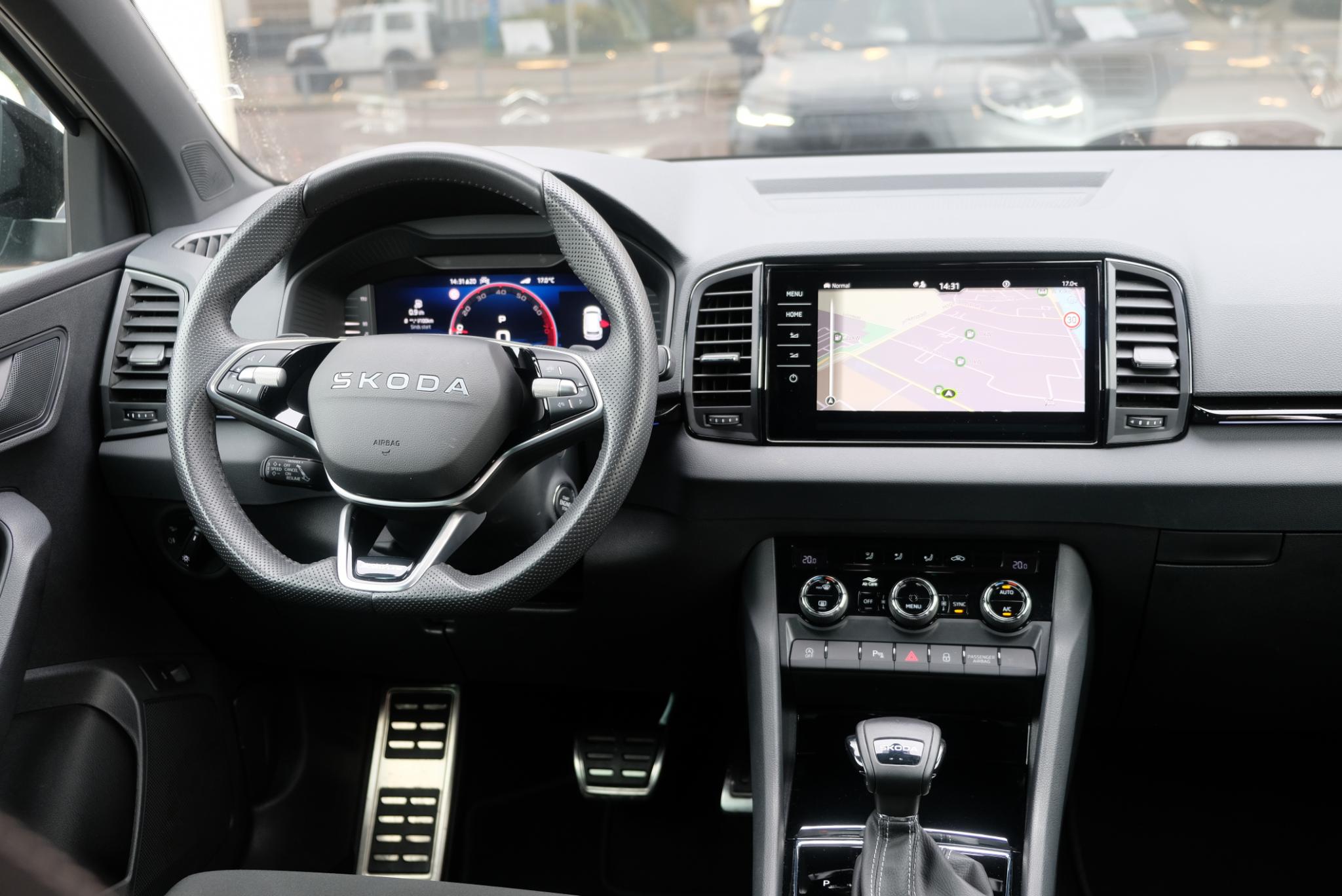 Skoda Karoq 1.5 TSi 150pk DSG Sportline | Navi | App Connect | Climate | Adaptive Cruise | Camera | Matrix LED | Elektrische Achterklep | Trekhaak afbeelding 6