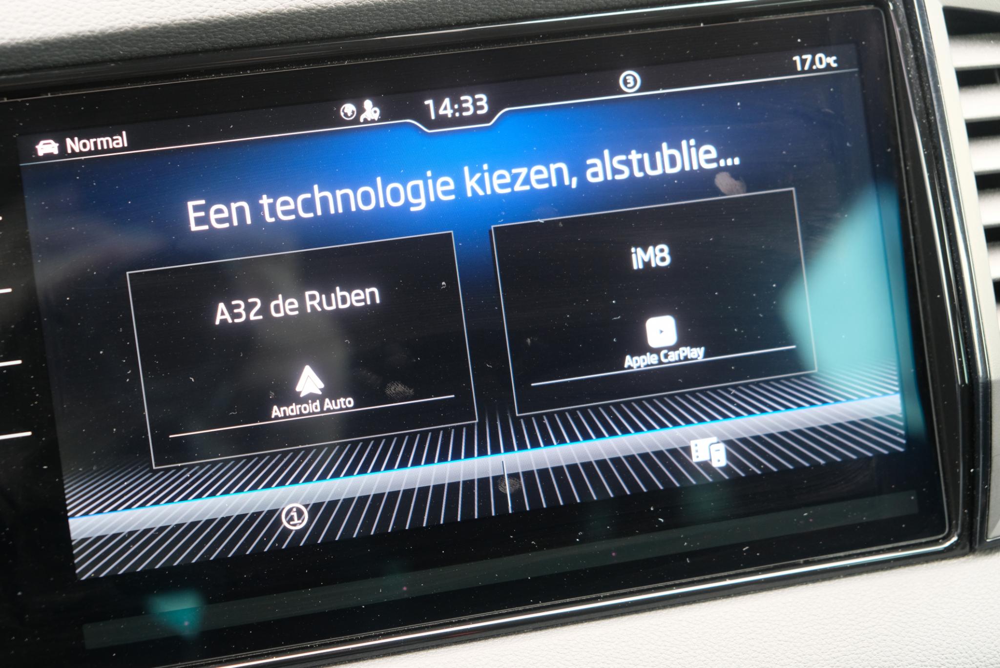 Skoda Karoq 1.5 TSi 150pk DSG Sportline | Navi | App Connect | Climate | Adaptive Cruise | Camera | Matrix LED | Elektrische Achterklep | Trekhaak afbeelding 21