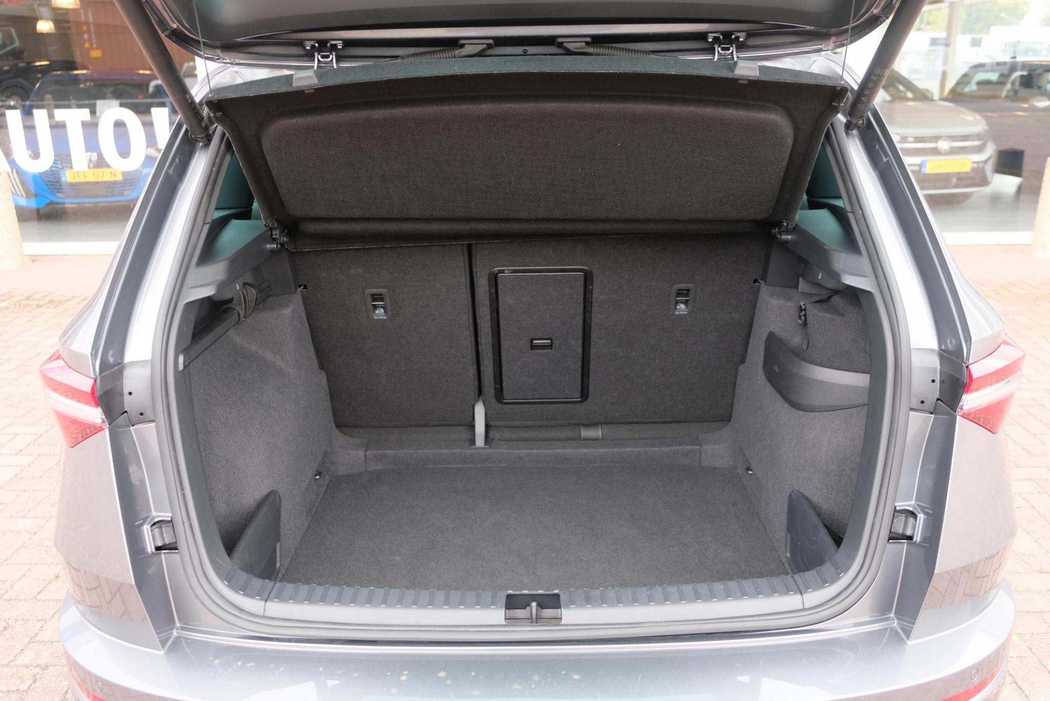 Skoda Karoq 1.5 TSi 150pk DSG Sportline | Navi | App Connect | Climate | Adaptive Cruise | Camera | Matrix LED | Elektrische Achterklep | Trekhaak afbeelding 24