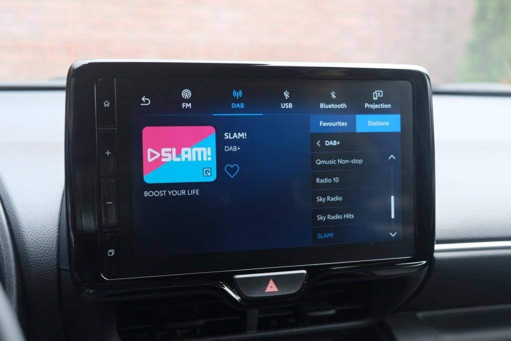 Mazda 2 Hybrid 1.5 116pk CVT Centre-line | App Connect | Climate | Adaptive Cruise | Camera | Stoelverwarming afbeelding 17