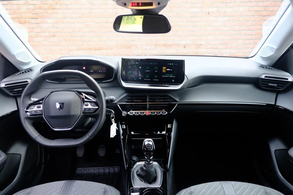 Peugeot 208 1.2 PureTech 100pk Allure | Navi | App Connect | Climate | Adaptive Cruise | Camera | Blind Spot | PDC afbeelding 7