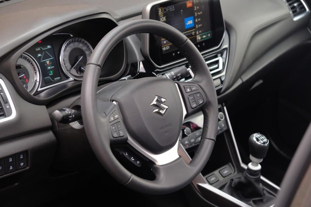 Suzuki S-Cross 1.4 Boosterjet 130pk Style Smart Hybrid | Navi | App Connect | Climate | Adaptive Cruise | Panoramadak | 360° Camera | Keyless | Blind Spot afbeelding 8