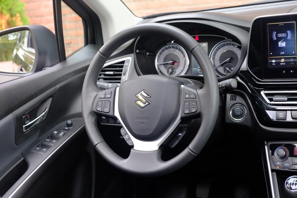 Suzuki S-Cross 1.4 Boosterjet 130pk Style Smart Hybrid | Navi | App Connect | Climate | Adaptive Cruise | Panoramadak | 360° Camera | Keyless | Blind Spot afbeelding 12