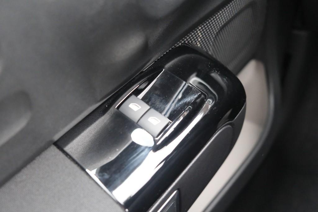 Citroën C3 1.2 PureTech 110pk Max | App Connect | Climate | Cruise | Full LED | DAB | PDC afbeelding 20