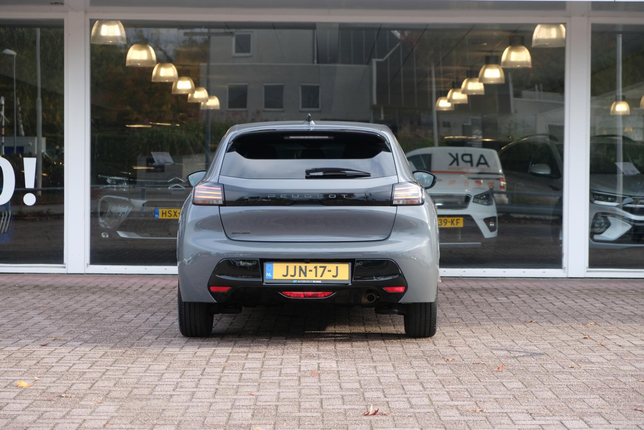 Peugeot 208 1.2 PureTech 100pk Allure | Navi | App Connect | Climate | Adaptive Cruise | Camera | Blind Spot | PDC afbeelding 5