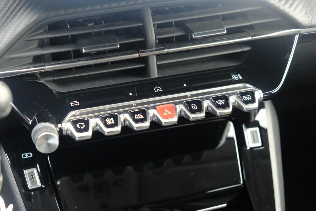 Peugeot 208 1.2 PureTech 100pk Allure | Navi | App Connect | Climate | Adaptive Cruise | Camera | Blind Spot | PDC afbeelding 11