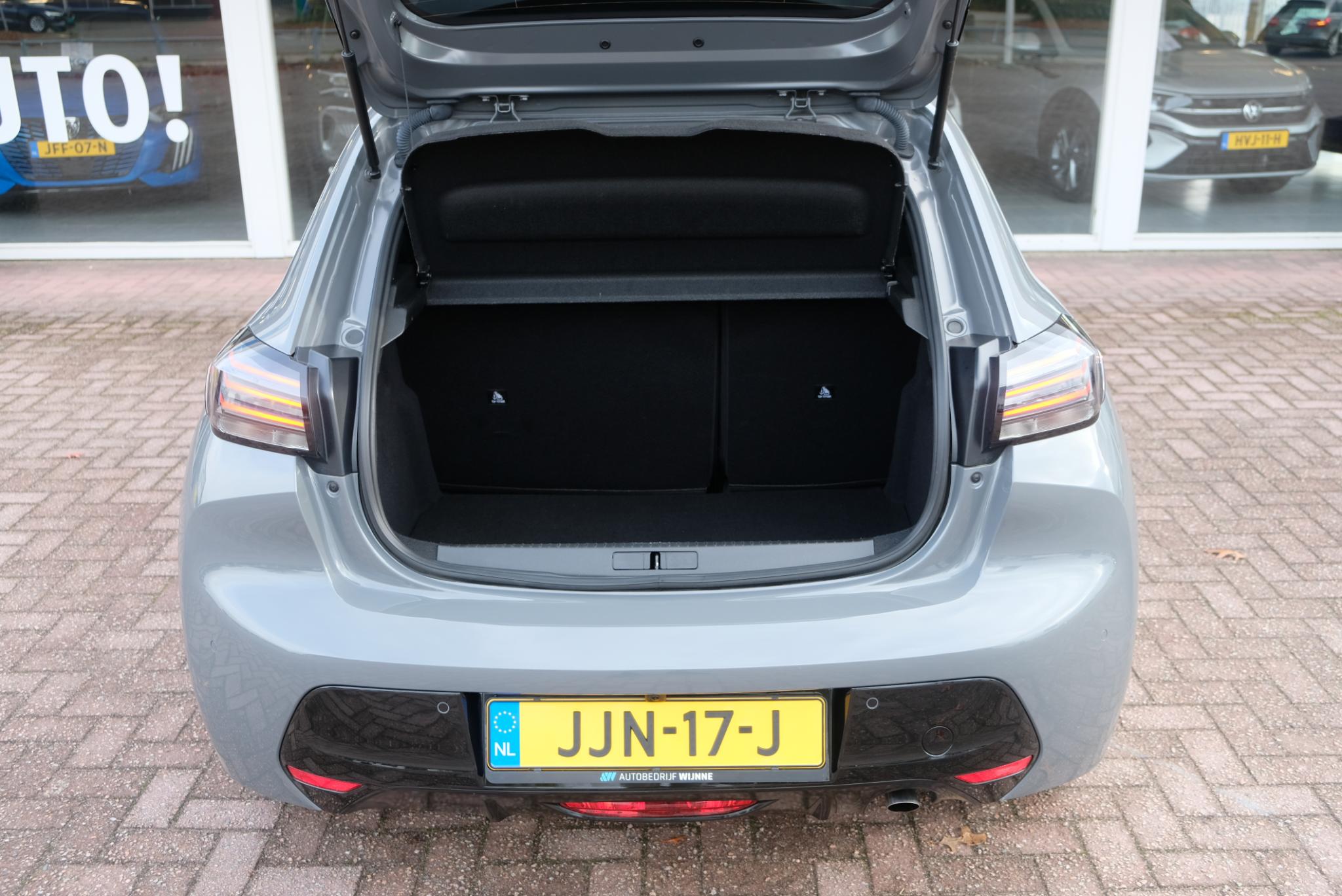 Peugeot 208 1.2 PureTech 100pk Allure | Navi | App Connect | Climate | Adaptive Cruise | Camera | Blind Spot | PDC afbeelding 25