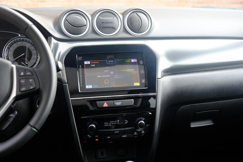 Suzuki Vitara 1.4 Boosterjet 130pk Style Smart Hybrid | Navi | App Connect | Climate | Adaptive Cruise | Panoramadak | Camera | Keyless | Blind Spot afbeelding 16