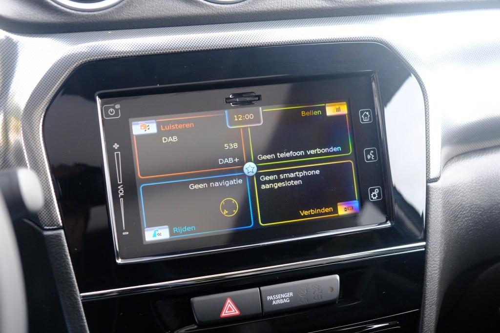 Suzuki Vitara 1.4 Boosterjet 130pk Style Smart Hybrid | Navi | App Connect | Climate | Adaptive Cruise | Panoramadak | Camera | Keyless | Blind Spot afbeelding 17