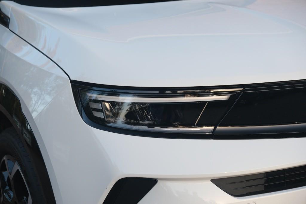 Opel Mokka 1.2 Turbo 130pk EAT8 GS | Nieuw Model ! | App Connect | Climate | Cruise | PDC | Winter Pakket afbeelding 2