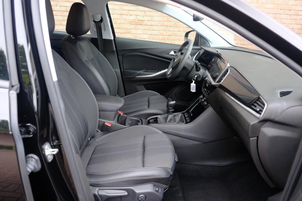 Opel Grandland 1.2 Turbo 130pk GS | Navi | App Connect | Climate | Cruise | Camera | Blind Spot | Winter Pakket afbeelding 4