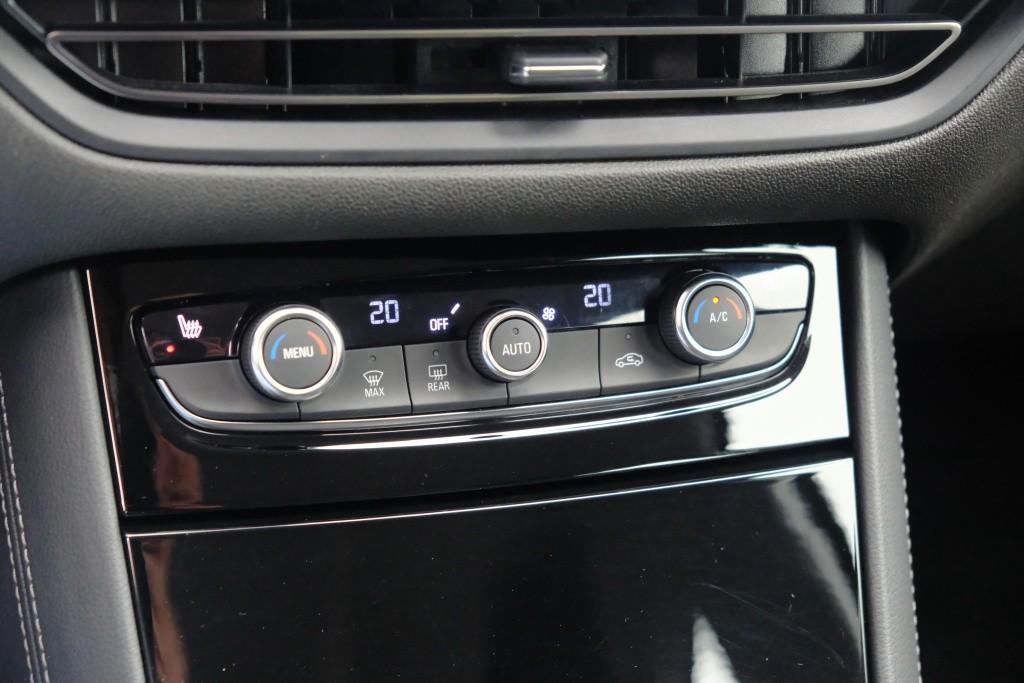 Opel Grandland 1.2 Turbo 130pk GS | Navi | App Connect | Climate | Cruise | Camera | Blind Spot | Winter Pakket afbeelding 16