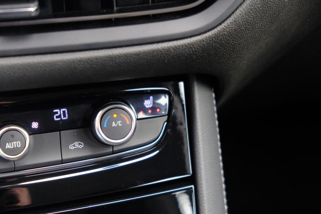 Opel Grandland 1.2 Turbo 130pk GS | Navi | App Connect | Climate | Cruise | Camera | Blind Spot | Winter Pakket afbeelding 17