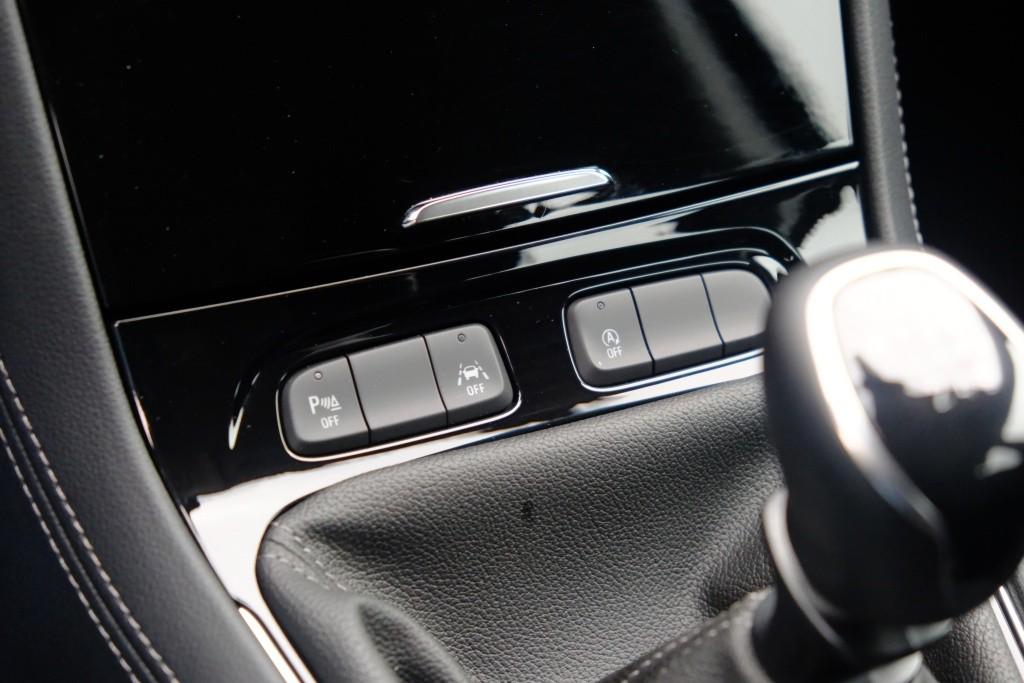 Opel Grandland 1.2 Turbo 130pk GS | Navi | App Connect | Climate | Cruise | Camera | Blind Spot | Winter Pakket afbeelding 19