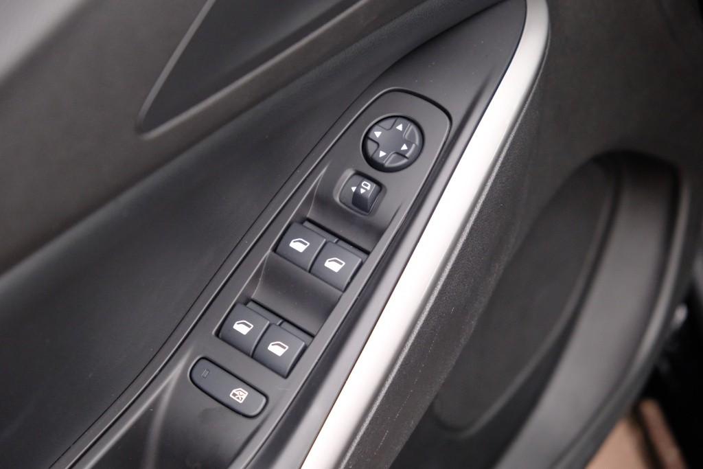 Opel Grandland 1.2 Turbo 130pk GS | Navi | App Connect | Climate | Cruise | Camera | Blind Spot | Winter Pakket afbeelding 21