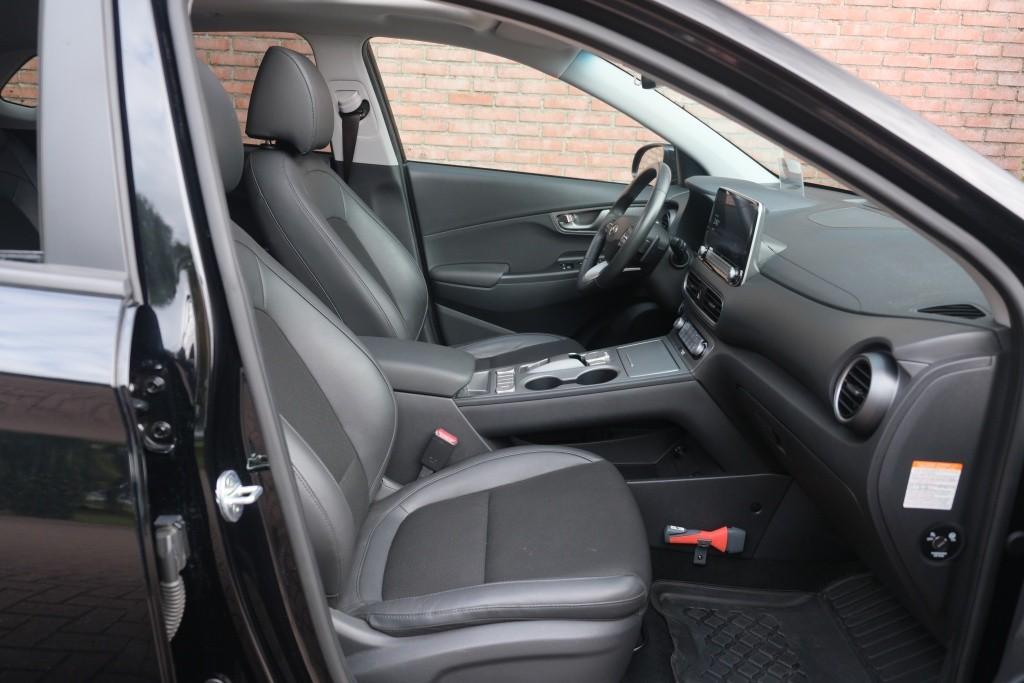 Hyundai KONA EV 64 kWh 204pk Fashion | SOH 100% | Navi | App Connect | Climate | Adaptive Cruise | Schuif-/kanteldak | Head-up Display | Camera | Keyless afbeelding 4