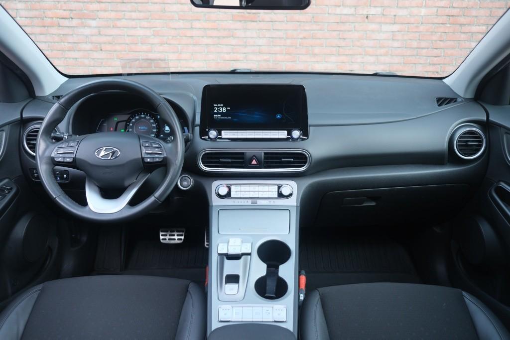 Hyundai KONA EV 64 kWh 204pk Fashion | SOH 100% | Navi | App Connect | Climate | Adaptive Cruise | Schuif-/kanteldak | Head-up Display | Camera | Keyless afbeelding 7