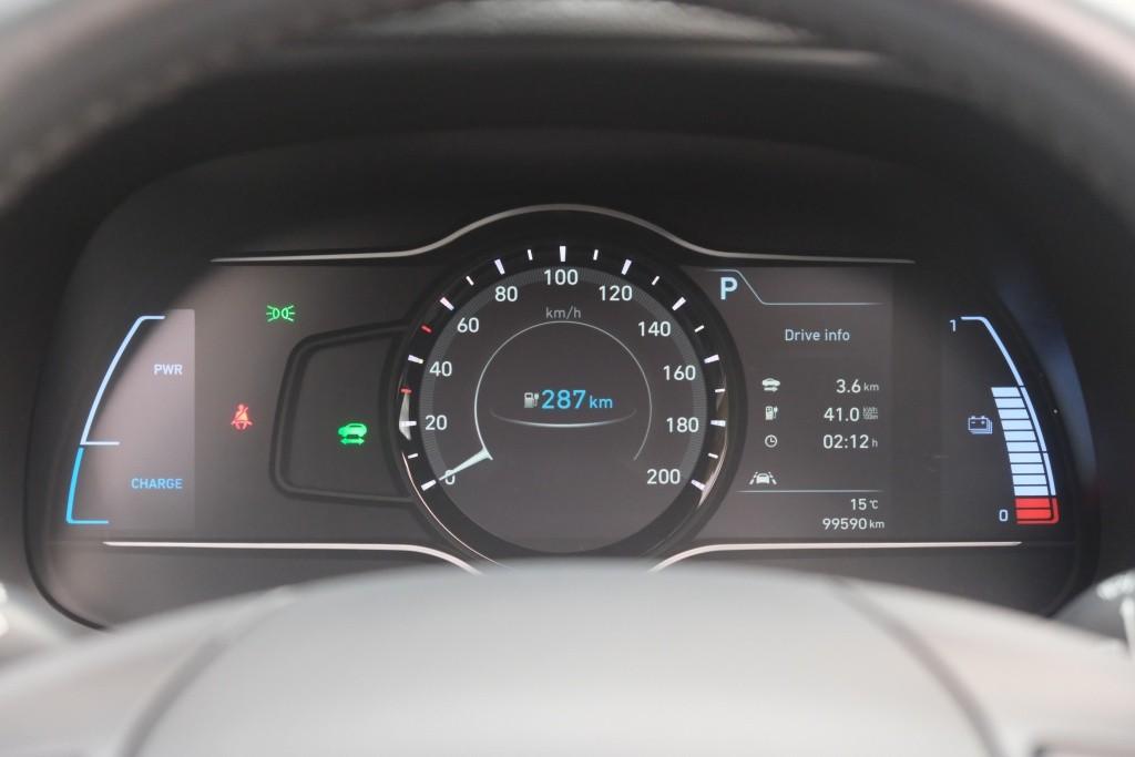 Hyundai KONA EV 64 kWh 204pk Fashion | SOH 100% | Navi | App Connect | Climate | Adaptive Cruise | Schuif-/kanteldak | Head-up Display | Camera | Keyless afbeelding 11