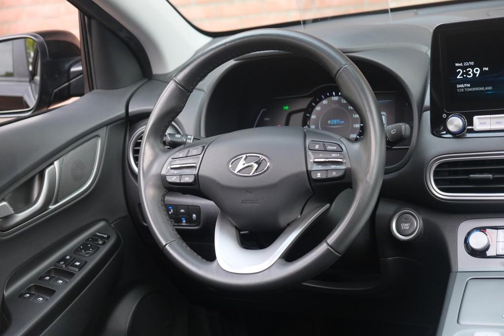 Hyundai KONA EV 64 kWh 204pk Fashion | SOH 100% | Navi | App Connect | Climate | Adaptive Cruise | Schuif-/kanteldak | Head-up Display | Camera | Keyless afbeelding 12
