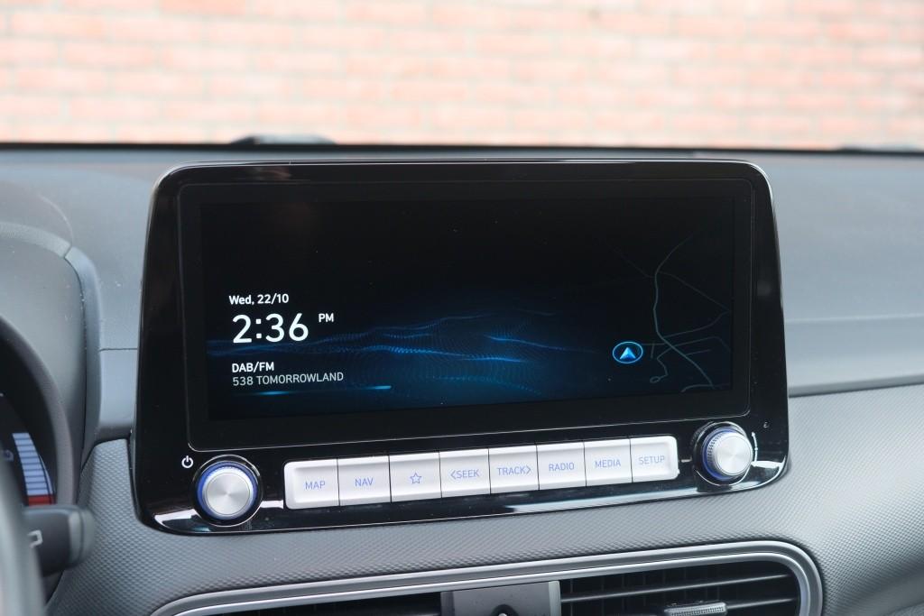 Hyundai KONA EV 64 kWh 204pk Fashion | SOH 100% | Navi | App Connect | Climate | Adaptive Cruise | Schuif-/kanteldak | Head-up Display | Camera | Keyless afbeelding 17