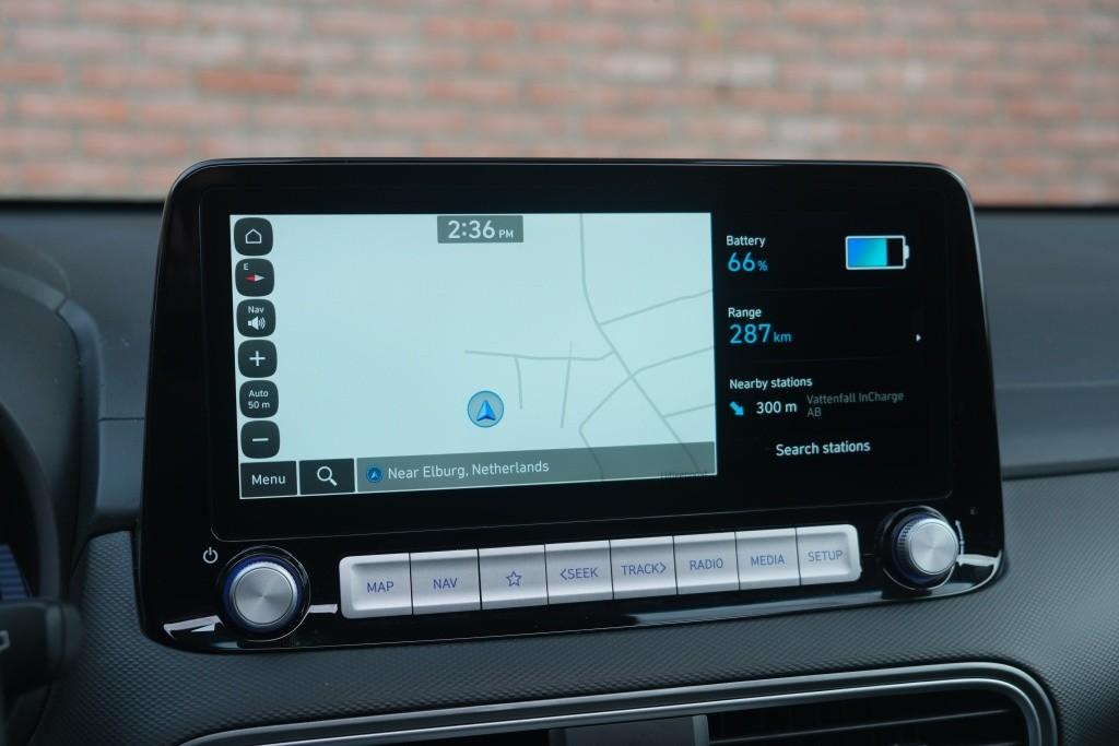 Hyundai KONA EV 64 kWh 204pk Fashion | SOH 100% | Navi | App Connect | Climate | Adaptive Cruise | Schuif-/kanteldak | Head-up Display | Camera | Keyless afbeelding 20