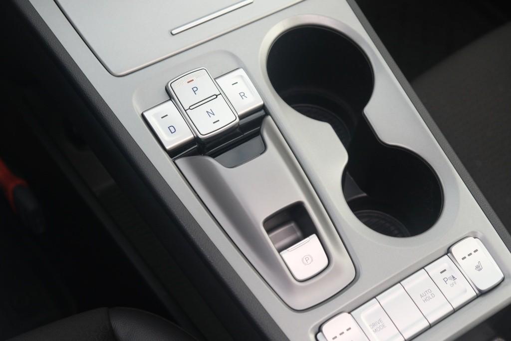 Hyundai KONA EV 64 kWh 204pk Fashion | SOH 100% | Navi | App Connect | Climate | Adaptive Cruise | Schuif-/kanteldak | Head-up Display | Camera | Keyless afbeelding 26