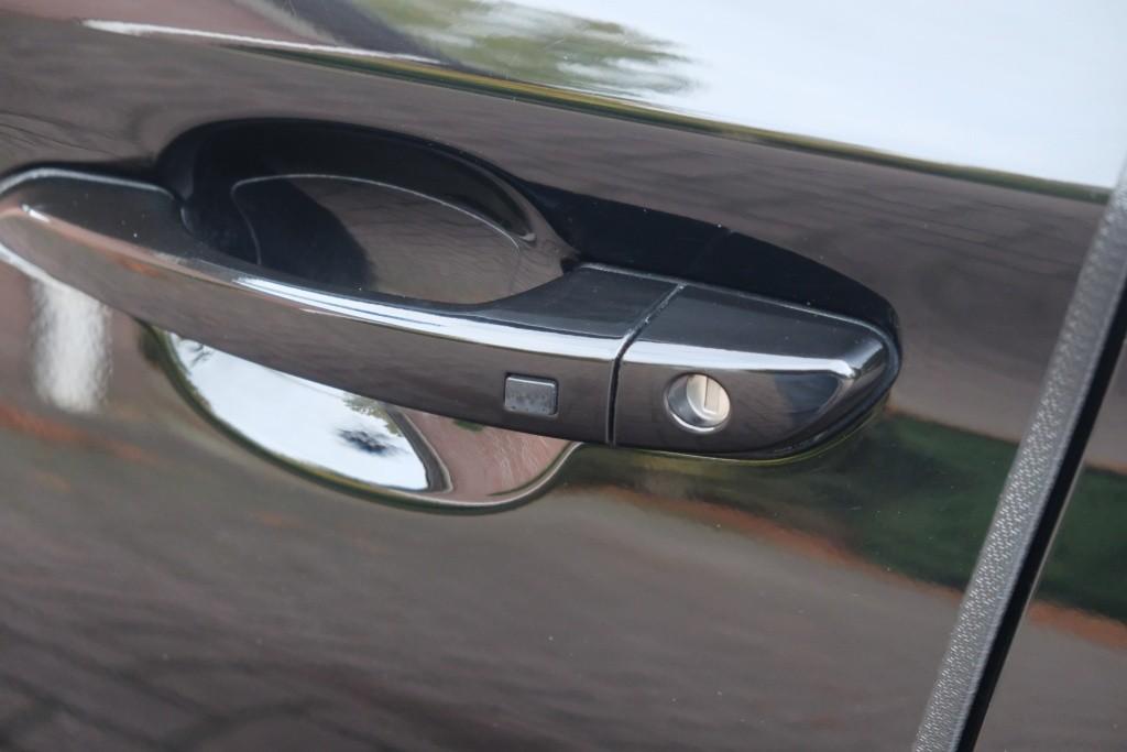 Hyundai KONA EV 64 kWh 204pk Fashion | SOH 100% | Navi | App Connect | Climate | Adaptive Cruise | Schuif-/kanteldak | Head-up Display | Camera | Keyless afbeelding 30