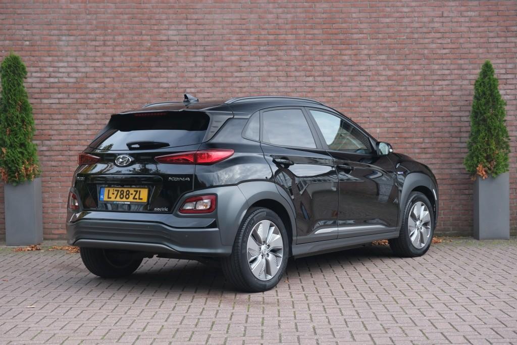 Hyundai KONA EV 64 kWh 204pk Fashion | SOH 100% | Navi | App Connect | Climate | Adaptive Cruise | Schuif-/kanteldak | Head-up Display | Camera | Keyless afbeelding 34