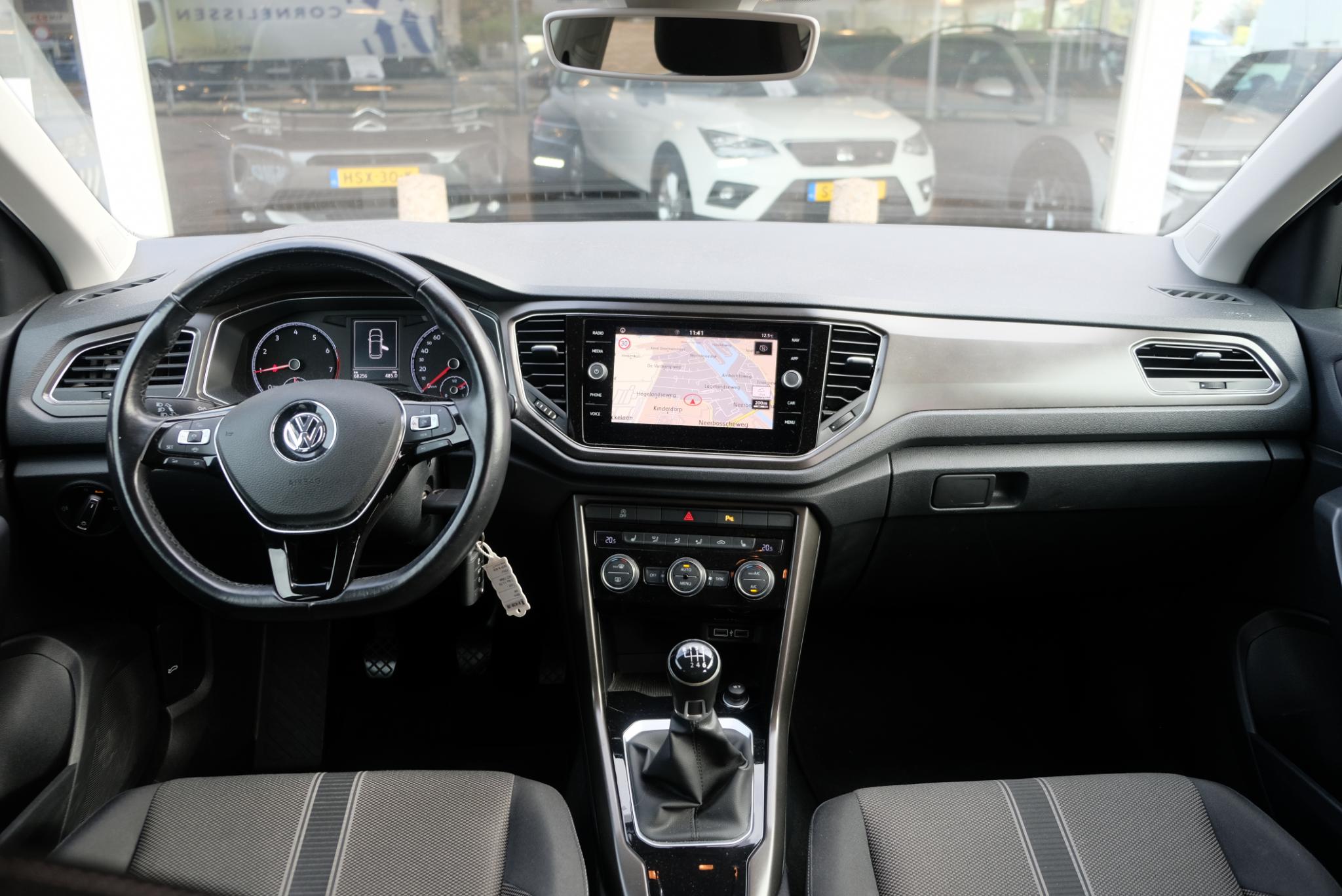 Volkswagen T-Roc 1.5 TSi 150pk Style Business | Navi | App Connect | Climate | Adaptive Cruise | Camera | 18" velgen afbeelding 2