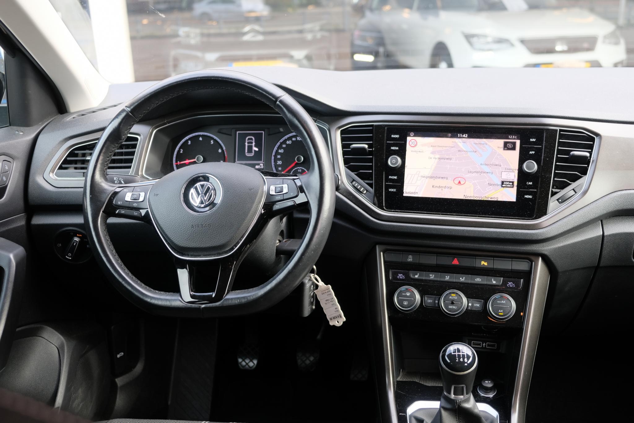 Volkswagen T-Roc 1.5 TSi 150pk Style Business | Navi | App Connect | Climate | Adaptive Cruise | Camera | 18" velgen afbeelding 6