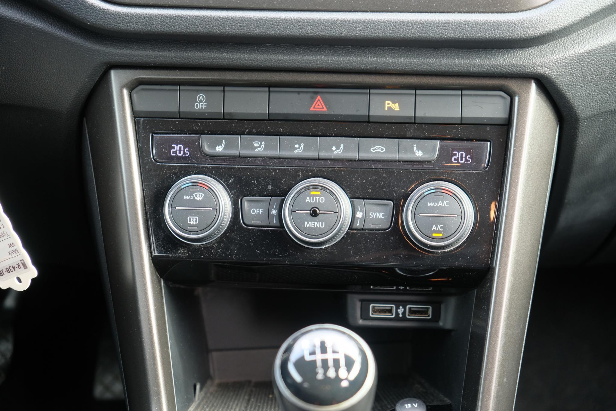 Volkswagen T-Roc 1.5 TSi 150pk Style Business | Navi | App Connect | Climate | Adaptive Cruise | Camera | 18" velgen afbeelding 11