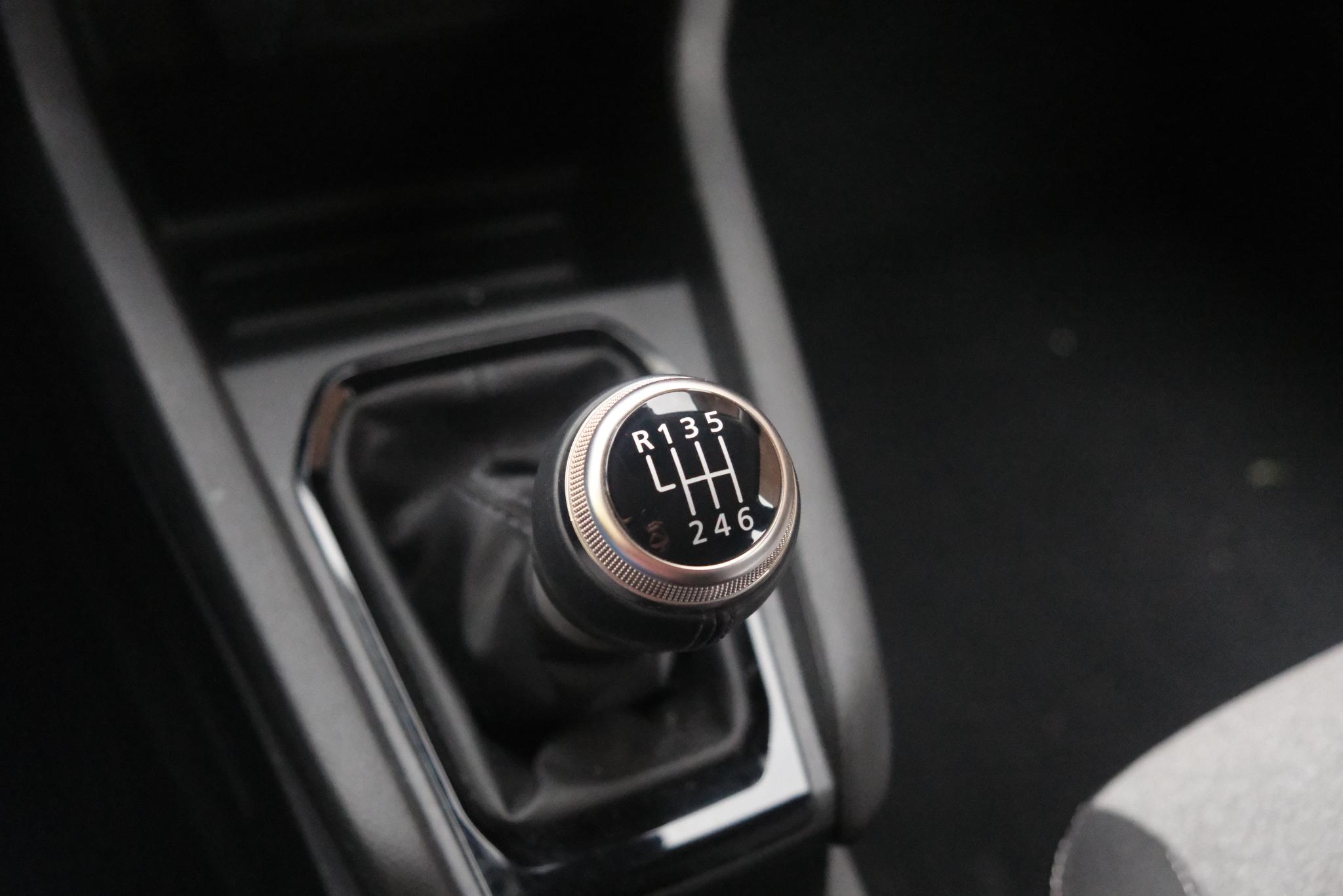 Renault Clio 1.0 TCe 90pk Evolution | App Connect | Airco | Cruise | LED | DAB | PDC afbeelding 23