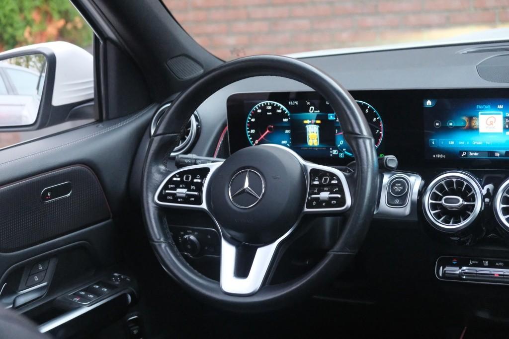 Mercedes-Benz GLB 180 136pk 7G-DCT Business Solution Luxury 7p. | Navi | App Connect | Climate | Panoramadak | Leder | Camera | Elektrische Achterklep | Stoelverwarming afbeelding 13