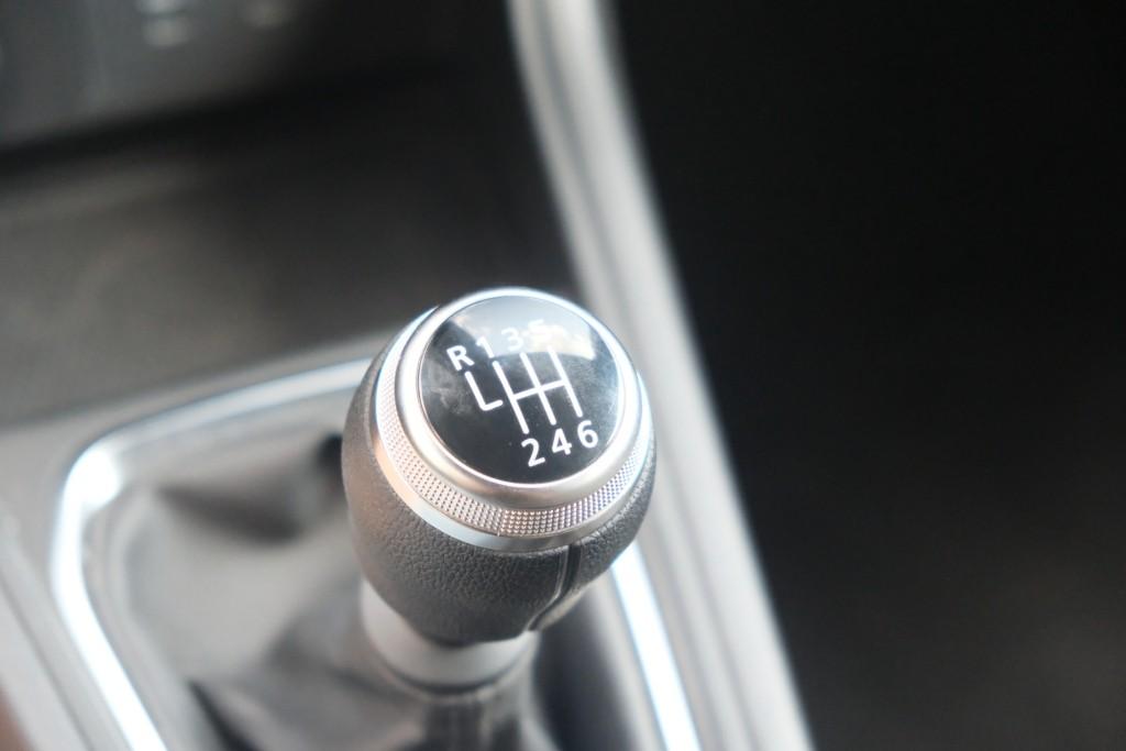 Renault Captur 1.0 TCe 90pk Techno | Navi | Climate | Cruise | Camera | Keyless | PDC afbeelding 23