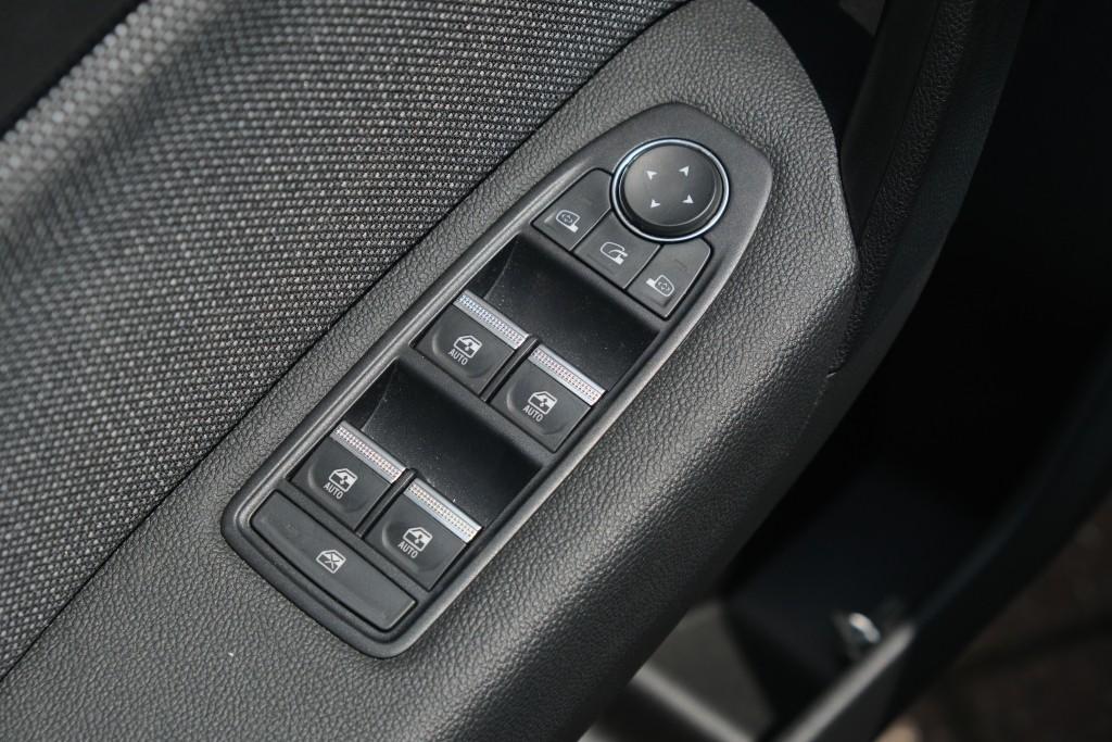 Renault Captur 1.0 TCe 90pk Techno | Navi | Climate | Cruise | Camera | Keyless | PDC afbeelding 25