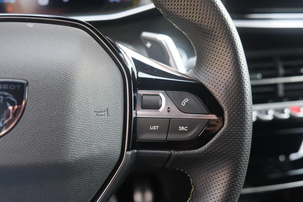 Peugeot 2008 1.2 PureTech 130pk EAT8 GT | Navi | App Connect | Adaptive Cruise | Keyless | Alcantara | Camera | PDC afbeelding 28