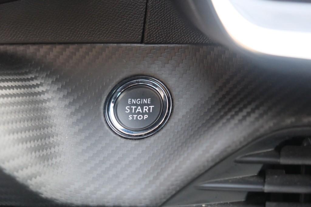 Peugeot 2008 1.2 PureTech 130pk EAT8 GT | Navi | App Connect | Adaptive Cruise | Keyless | Alcantara | Camera | PDC afbeelding 30