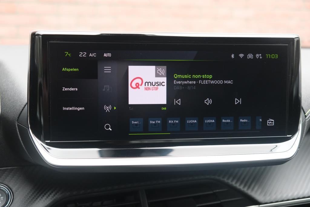 Peugeot 2008 1.2 PureTech 130pk EAT8 GT Pack | Navi | App Connect | Adaptive Cruise | Keyless | Alcantara | Camera | PDC afbeelding 17