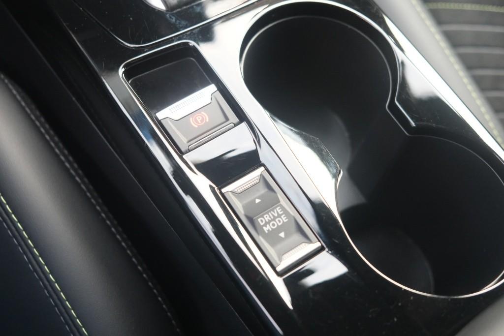 Peugeot 2008 1.2 PureTech 130pk EAT8 GT Pack | Navi | App Connect | Adaptive Cruise | Keyless | Alcantara | Camera | PDC afbeelding 38