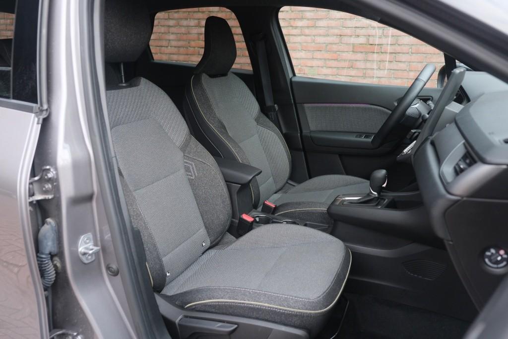 Renault Captur 1.6 E-Tech full hybrid 145pk EDC techno | Navi | App Connect | Climate | Camera | PDC | Winter Pakket afbeelding 6