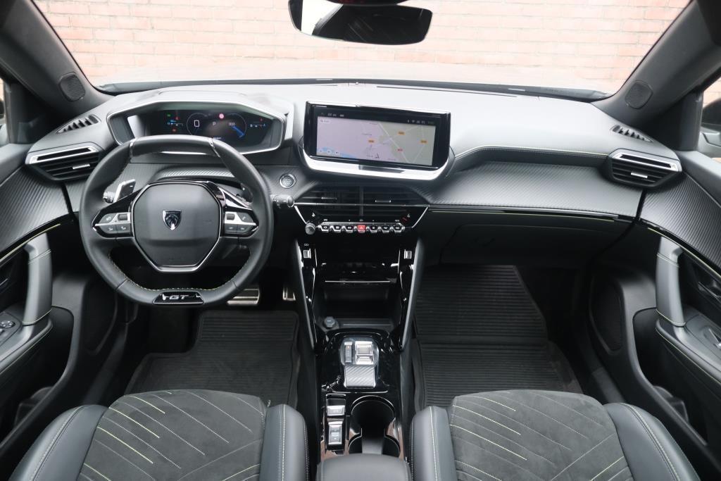 Peugeot 2008 1.2 PureTech 130pk EAT8 GT | Navi | App Connect | Adaptive Cruise | Keyless | Alcantara | Camera | PDC afbeelding 9