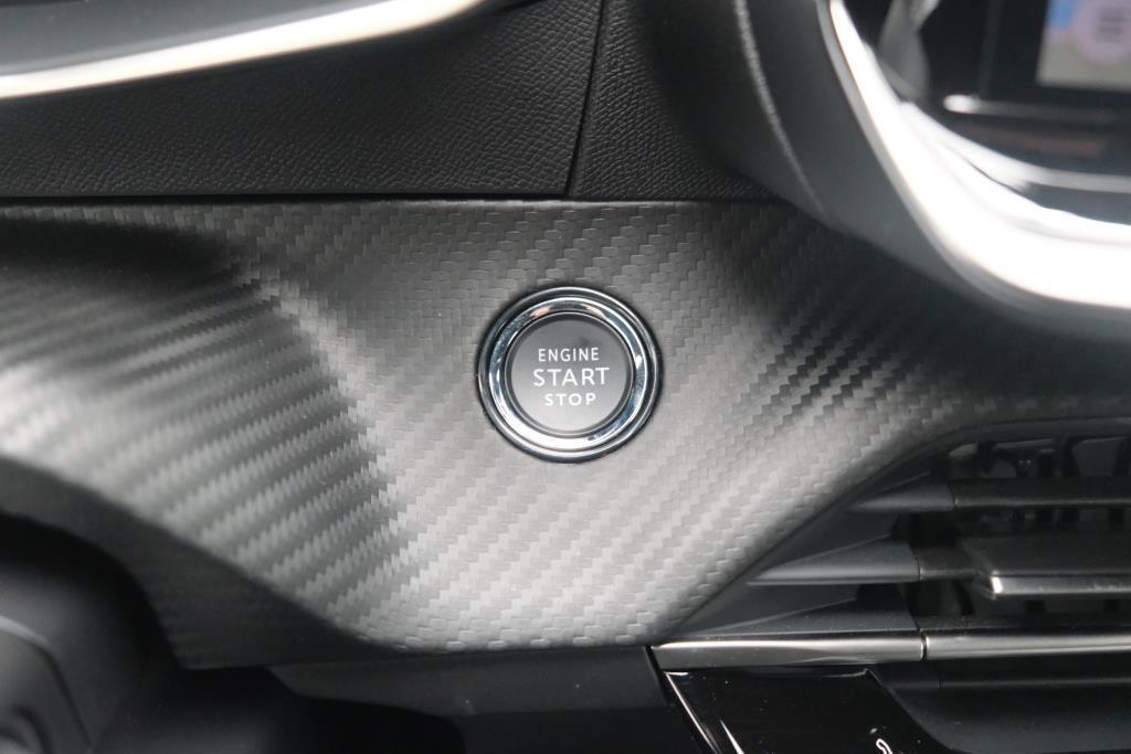 Peugeot 2008 1.2 PureTech 130pk EAT8 GT | Navi | App Connect | Adaptive Cruise | Keyless | Alcantara | Camera | PDC afbeelding 28