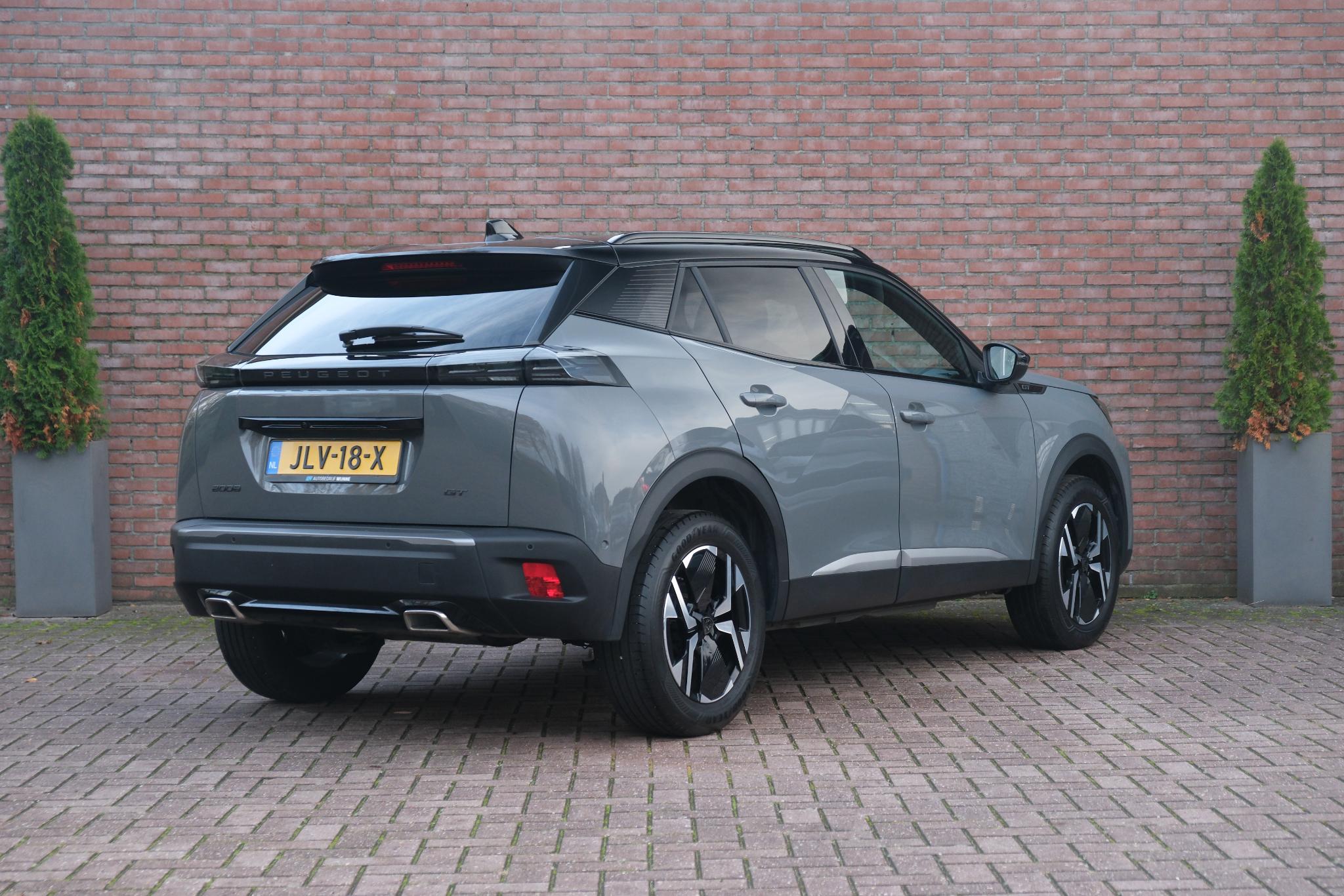 Peugeot 2008 1.2 PureTech 130pk EAT8 GT Pack | Navi | App Connect | Adaptive Cruise | Keyless | Alcantara | Camera | PDC afbeelding 30