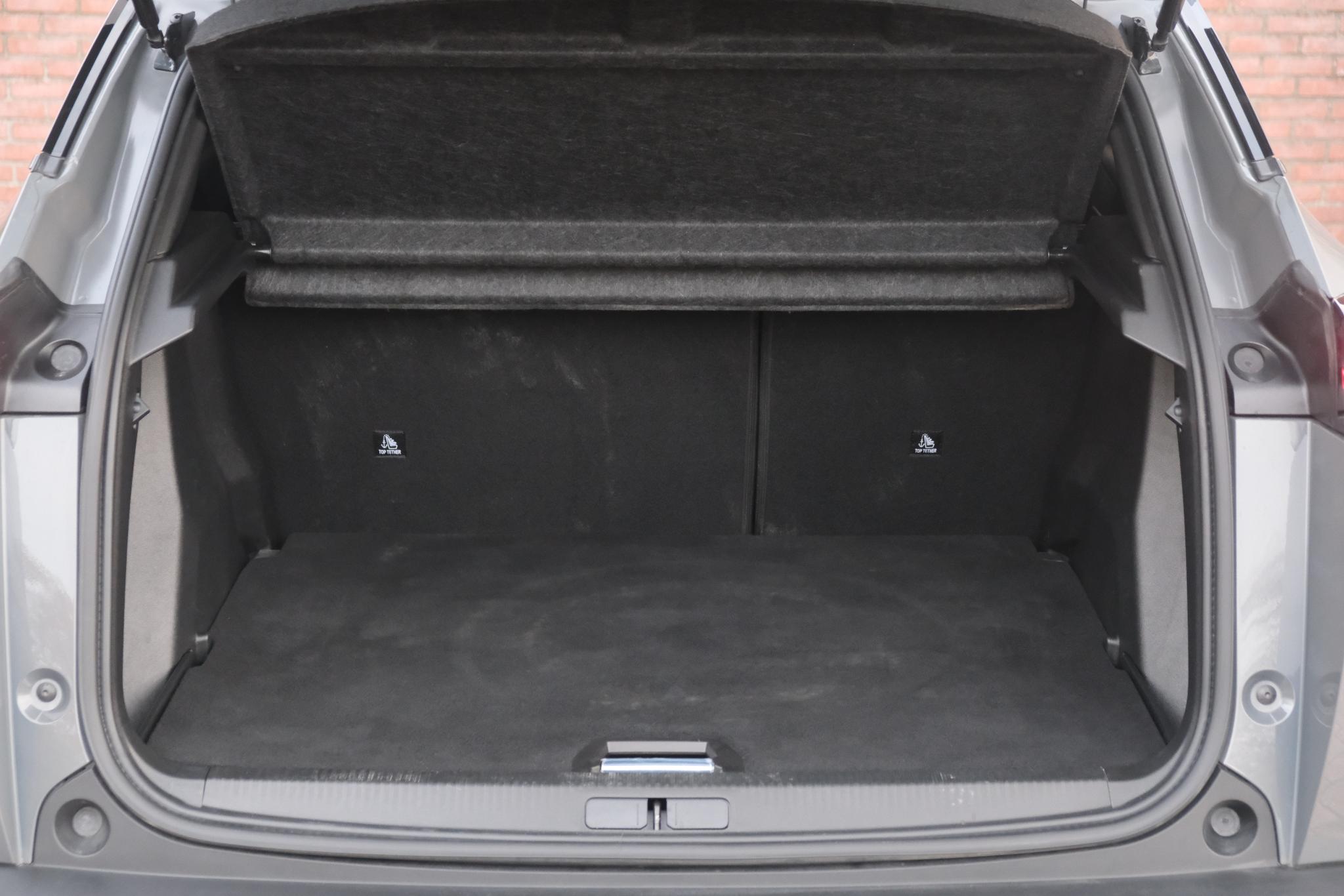 Peugeot 2008 1.2 PureTech 130pk EAT8 GT Pack | Navi | App Connect | Adaptive Cruise | Keyless | Alcantara | Camera | PDC afbeelding 31