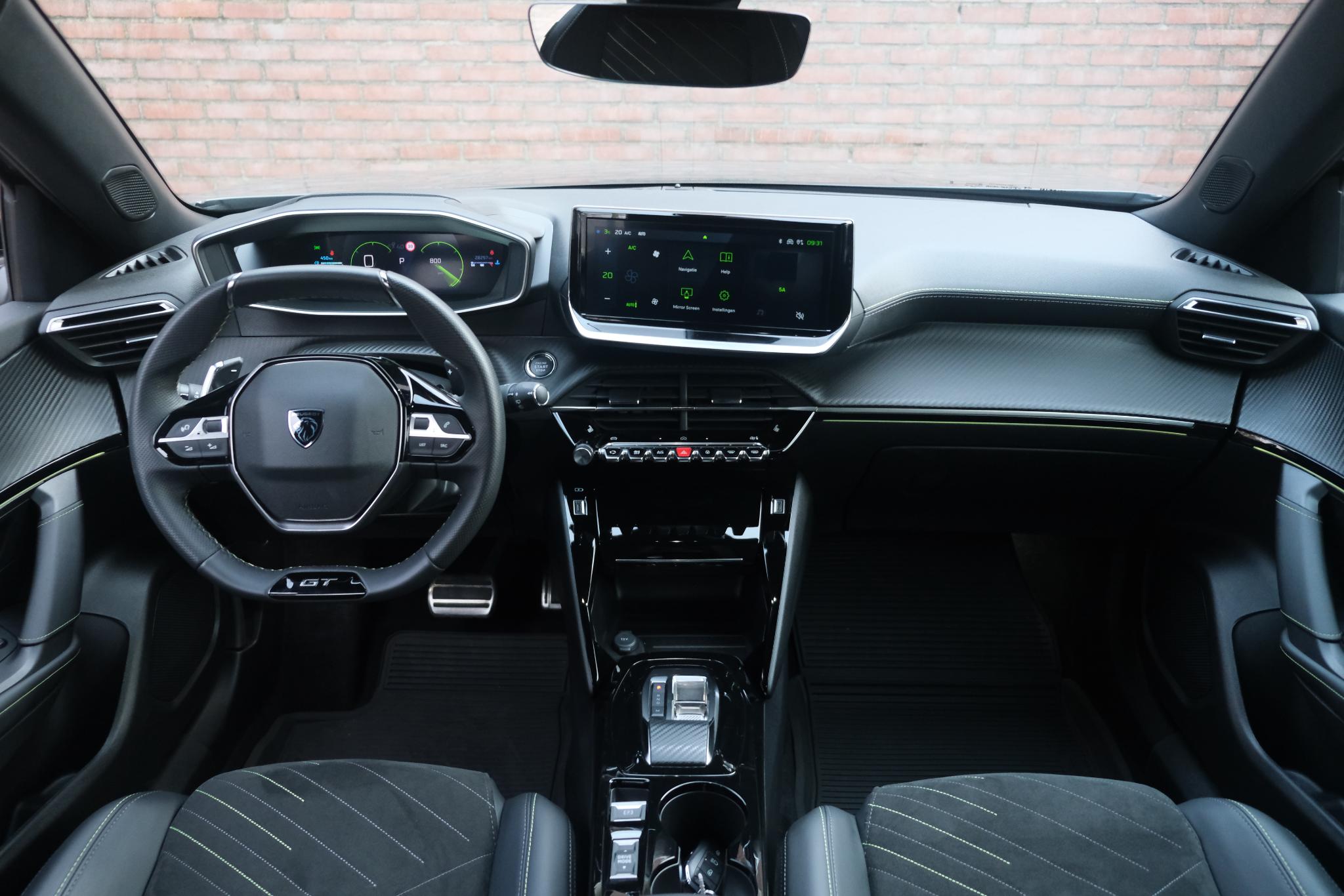 Peugeot 2008 1.2 PureTech 130pk EAT8 GT Pack | Navi | App Connect | Adaptive Cruise | Keyless | Alcantara | Camera | PDC afbeelding 7