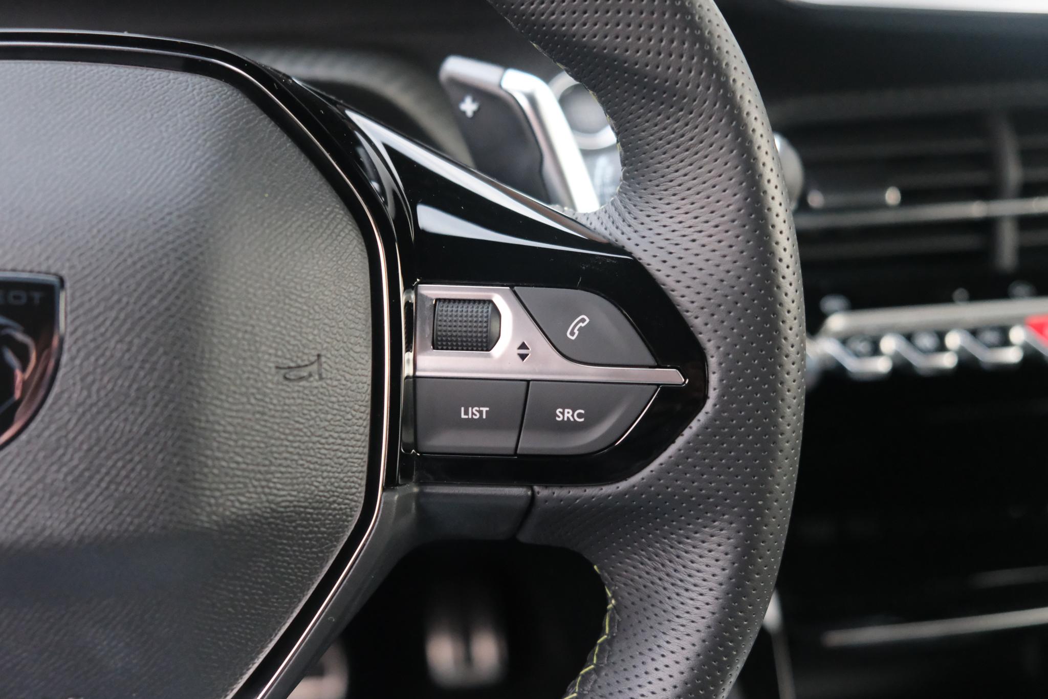 Peugeot 2008 1.2 PureTech 130pk EAT8 GT Pack | Navi | App Connect | Adaptive Cruise | Keyless | Alcantara | Camera | PDC afbeelding 9