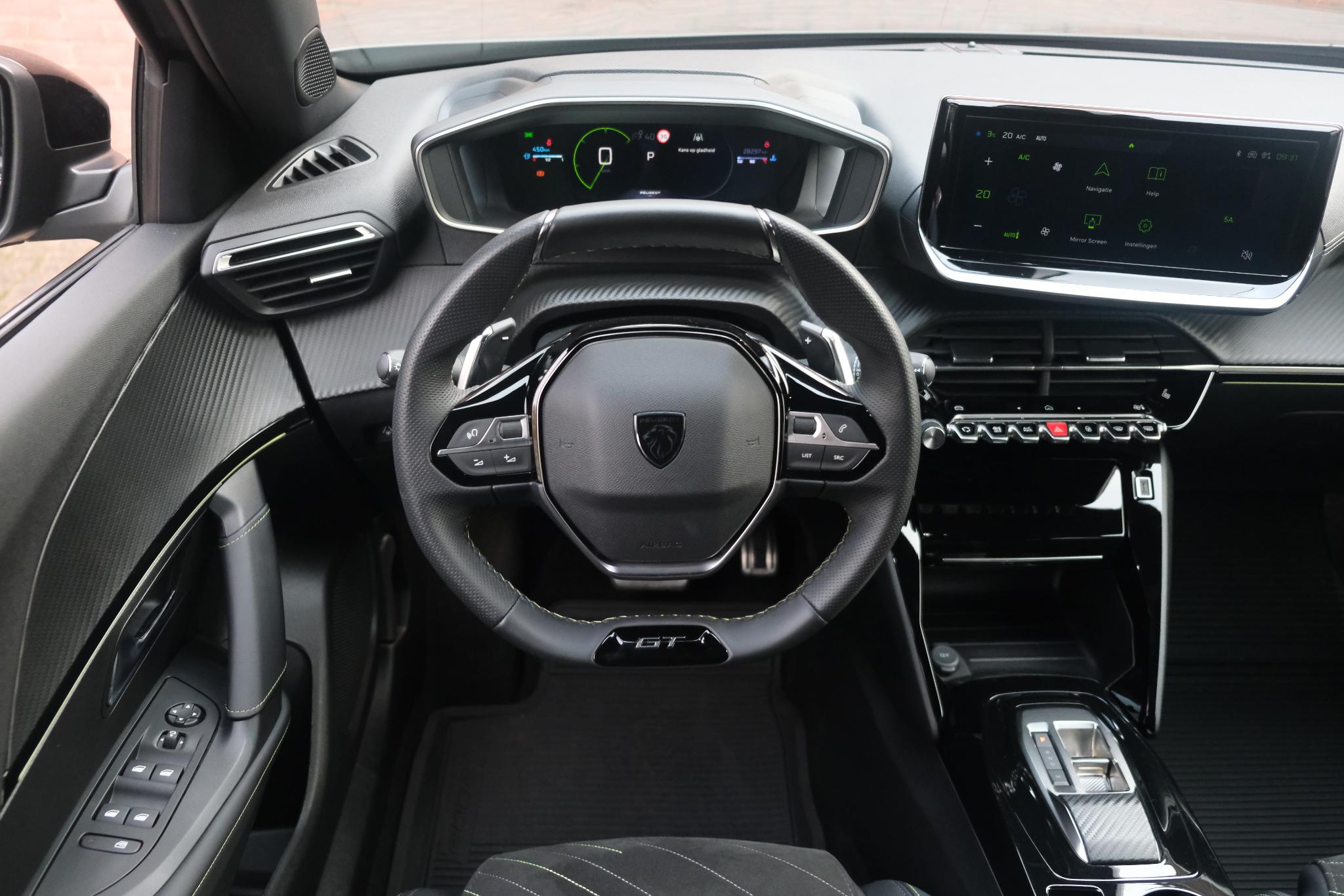 Peugeot 2008 1.2 PureTech 130pk EAT8 GT Pack | Navi | App Connect | Adaptive Cruise | Keyless | Alcantara | Camera | PDC afbeelding 13